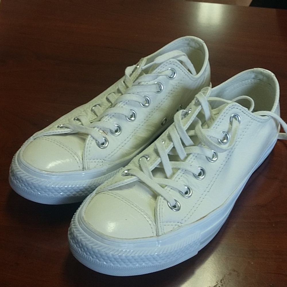 Women's leather converse
